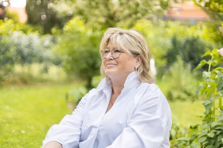 Personal Branding Fotografin Laura Schulz bei einem Shooting für Unternehmerinnen in Berli